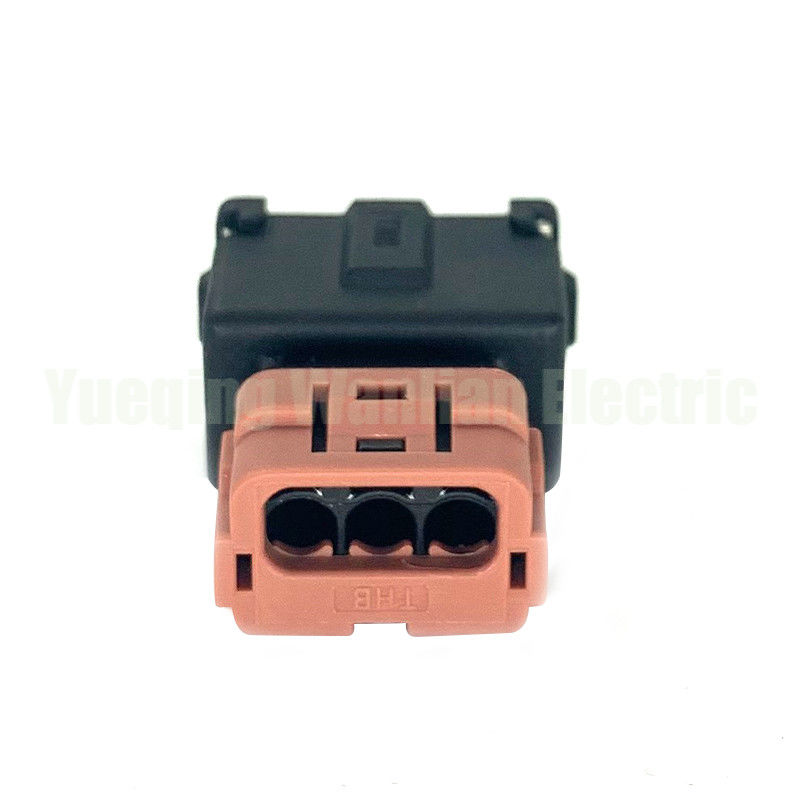 3 পিন ইগনিশন কয়েল সংযোগকারী PB185-03026 অটোমোটিভ হাই ভোল্টেজ ইগনিশন কয়েল প্লাগ