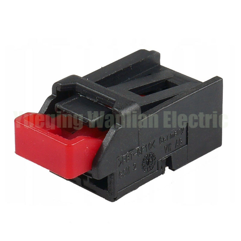 3 পিন 7N0972703 গাড়ির রেল লাইট চেয়ার সংযোগকারী অটো প্লাগ সকেট জন্য রেল ল্যাম্প